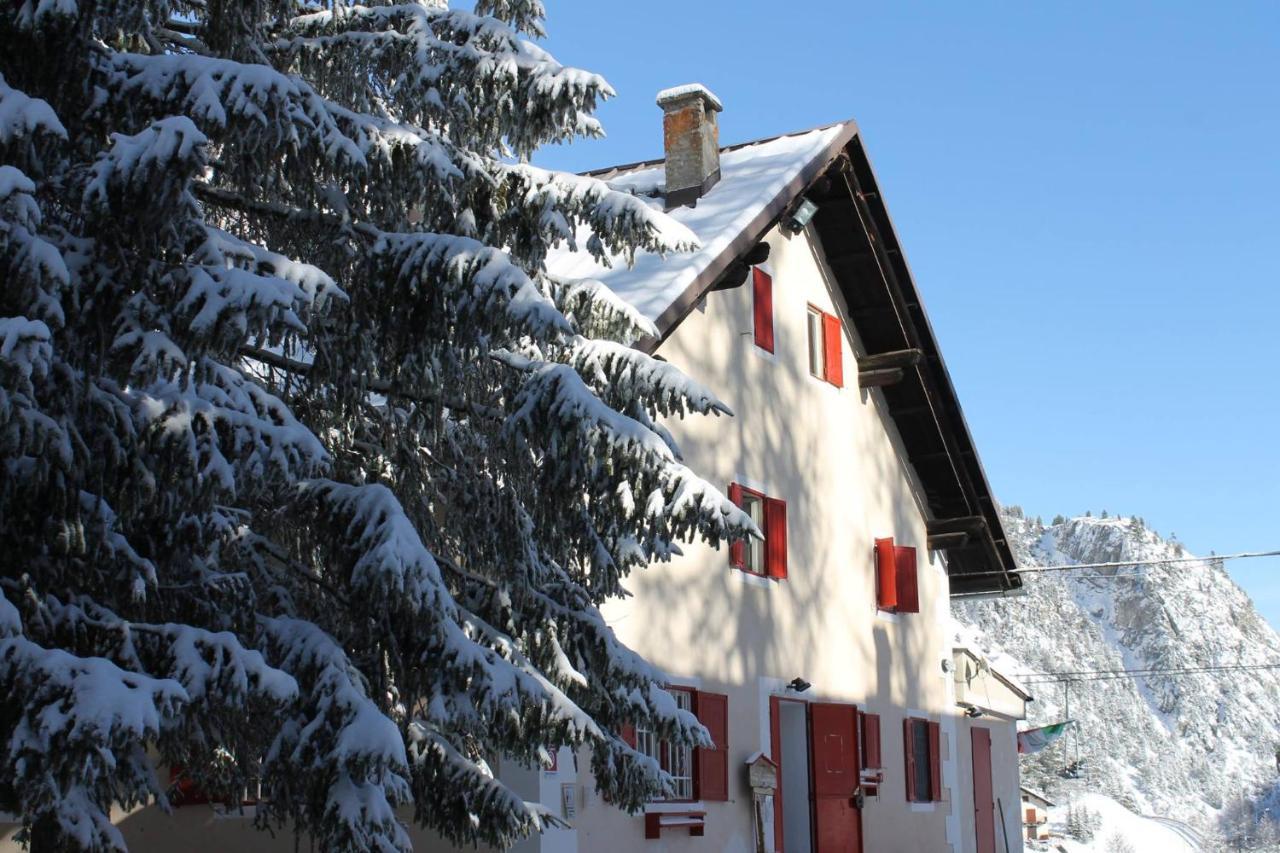 Rifugio La Capanna Auberge de jeunesse *