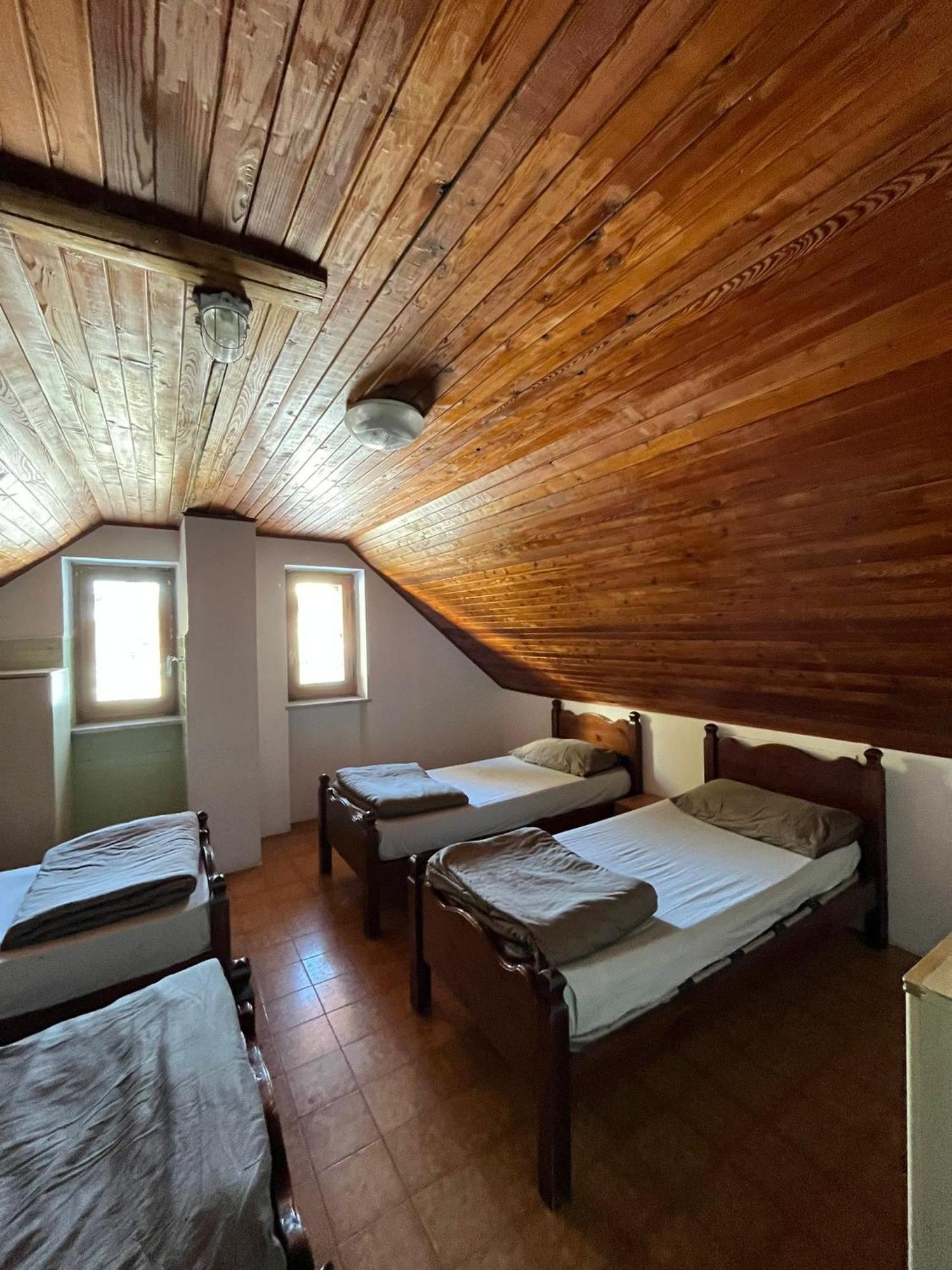 Rifugio La Capanna Hostel *